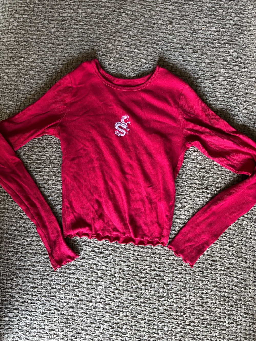 Hollister Red Ribbed Long-Sleeve Cropped Top with Embroidered dragon